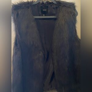 Forever 21 Black Faux Fur Vest​